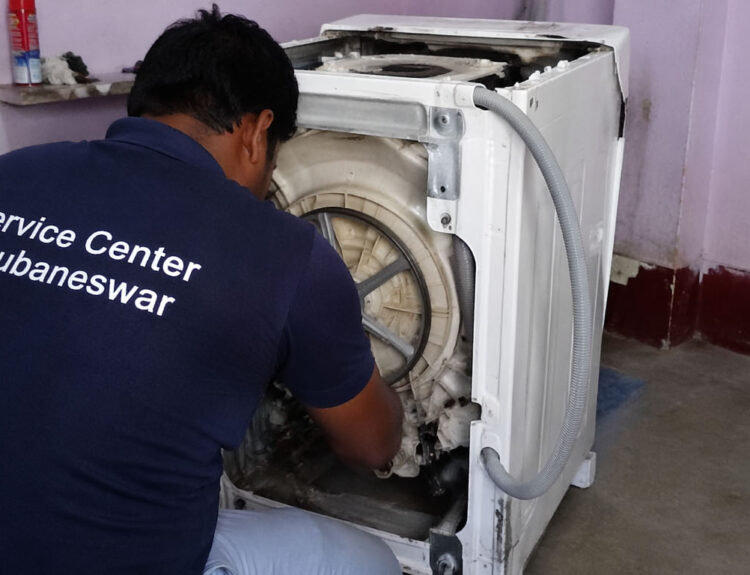 Don't let a malfunctioning appliance or stubborn error code pile up your laundry. Trust Service Center Bhubaneswar for affordable, expert-driven washing machine repair in bhubaneswar price transparency, fast doorstep dispatch, and certified multi-brand care across every neighborhood in the city. 📞 Call / WhatsApp: 7064224222